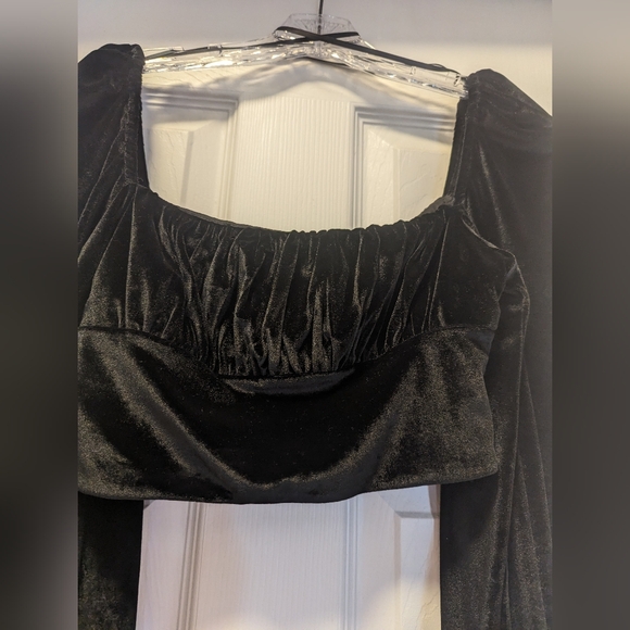 NWOT Princess Polly black velvet crop top - Picture 3 of 4
